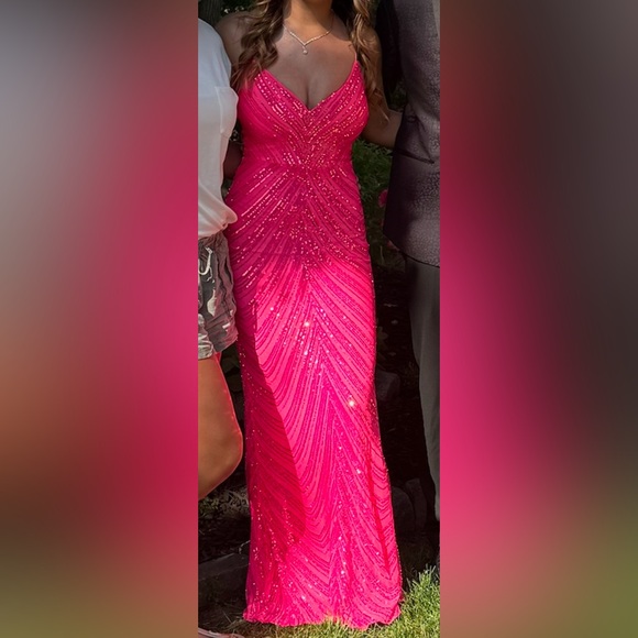 Prom dress - Picture 2 of 2